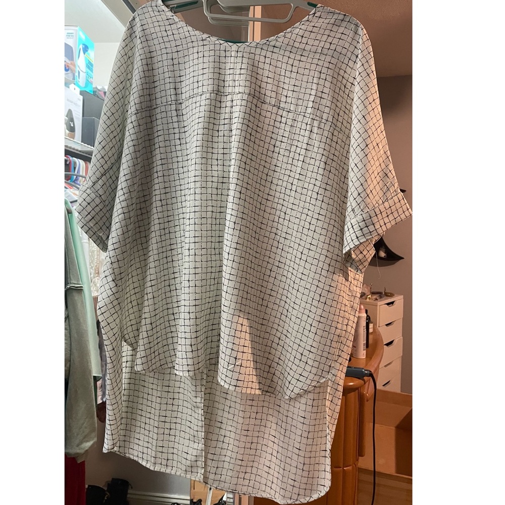 Forever 21 Checkered Top with Slit in Back